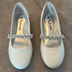 Girls white dress shoes
